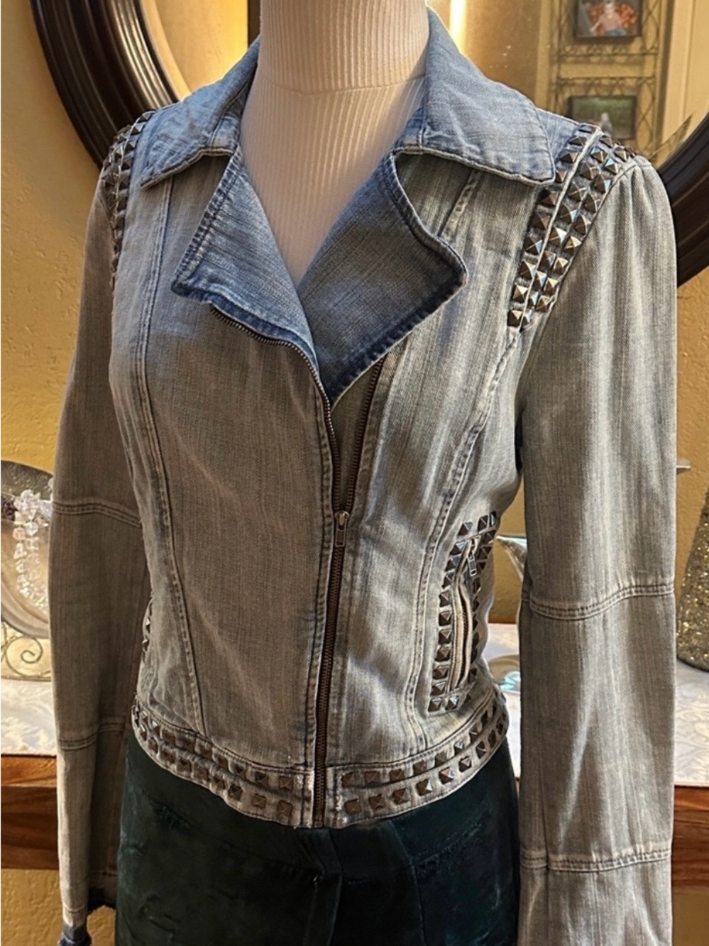 Vintage Studded Guess clean Jacket